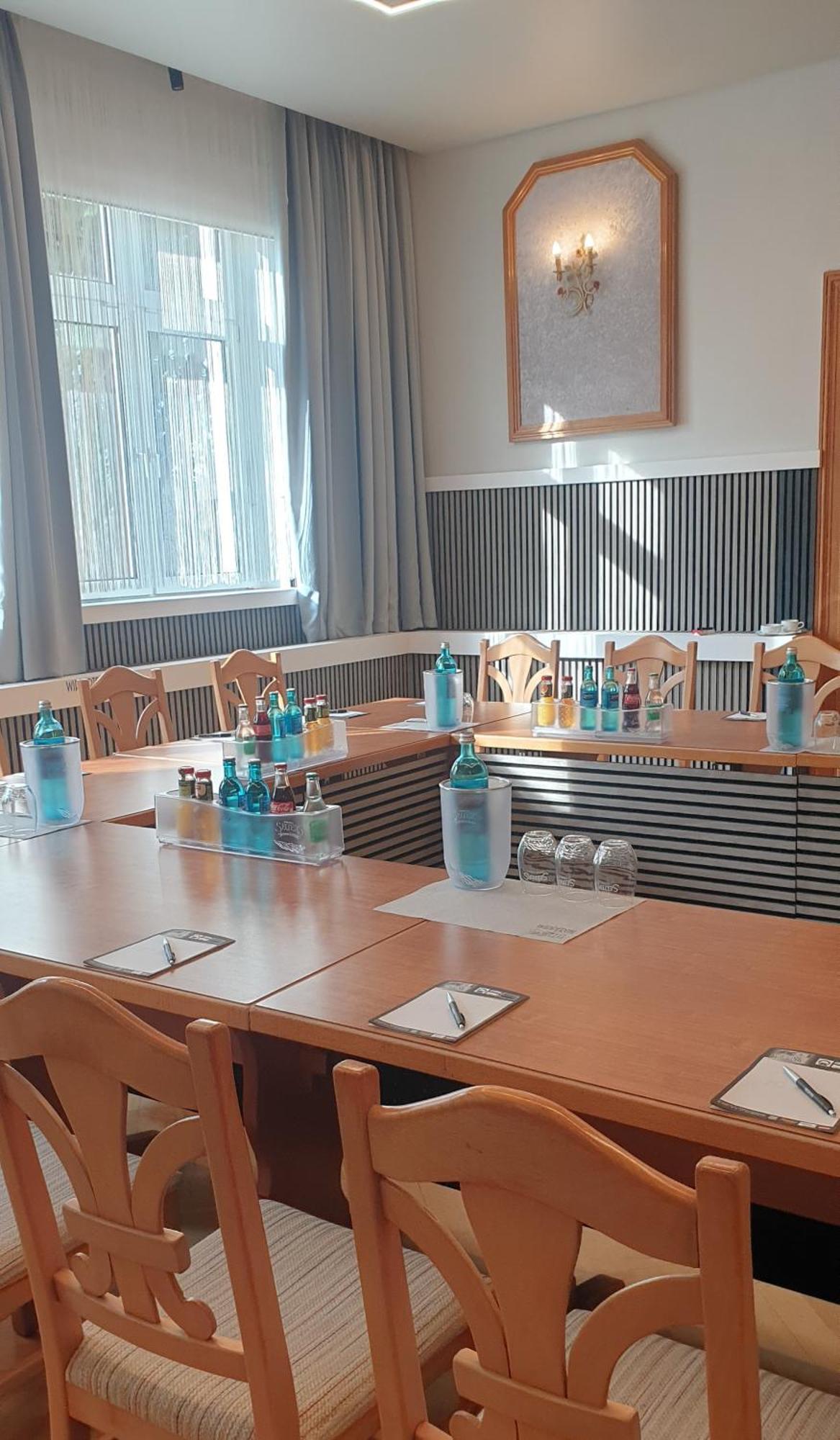 Hotel Wippertal - Voll Klimatisiert Bernburg Eksteriør bilde